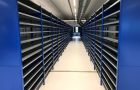 Große Regalanlage in Lagerhalle – strukturierte Lager- und Betriebseinrichtung für effiziente Abläufe im Gewerbe.