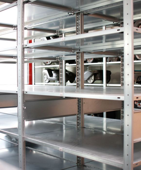 Metallregale für Lager und Werkstatt – stabile Regalsysteme zur übersichtlichen Aufbewahrung von Geräten und Material.